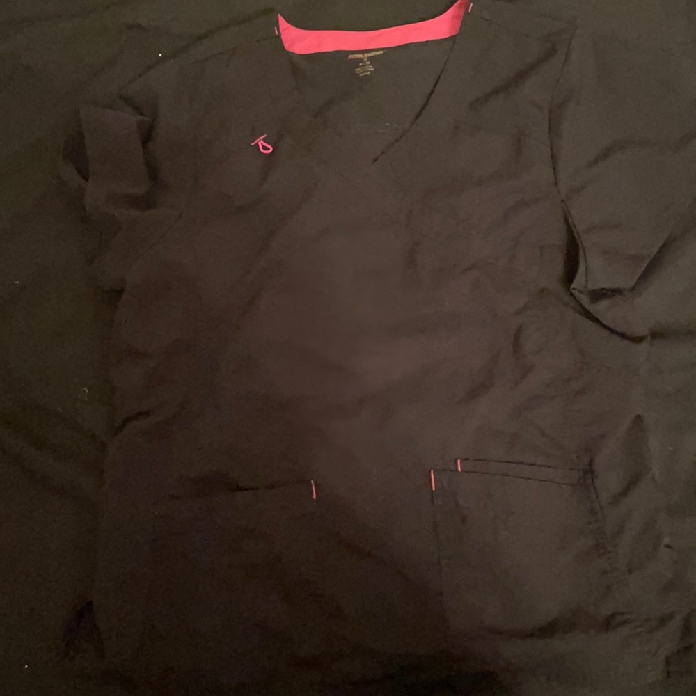 Scrub shirt